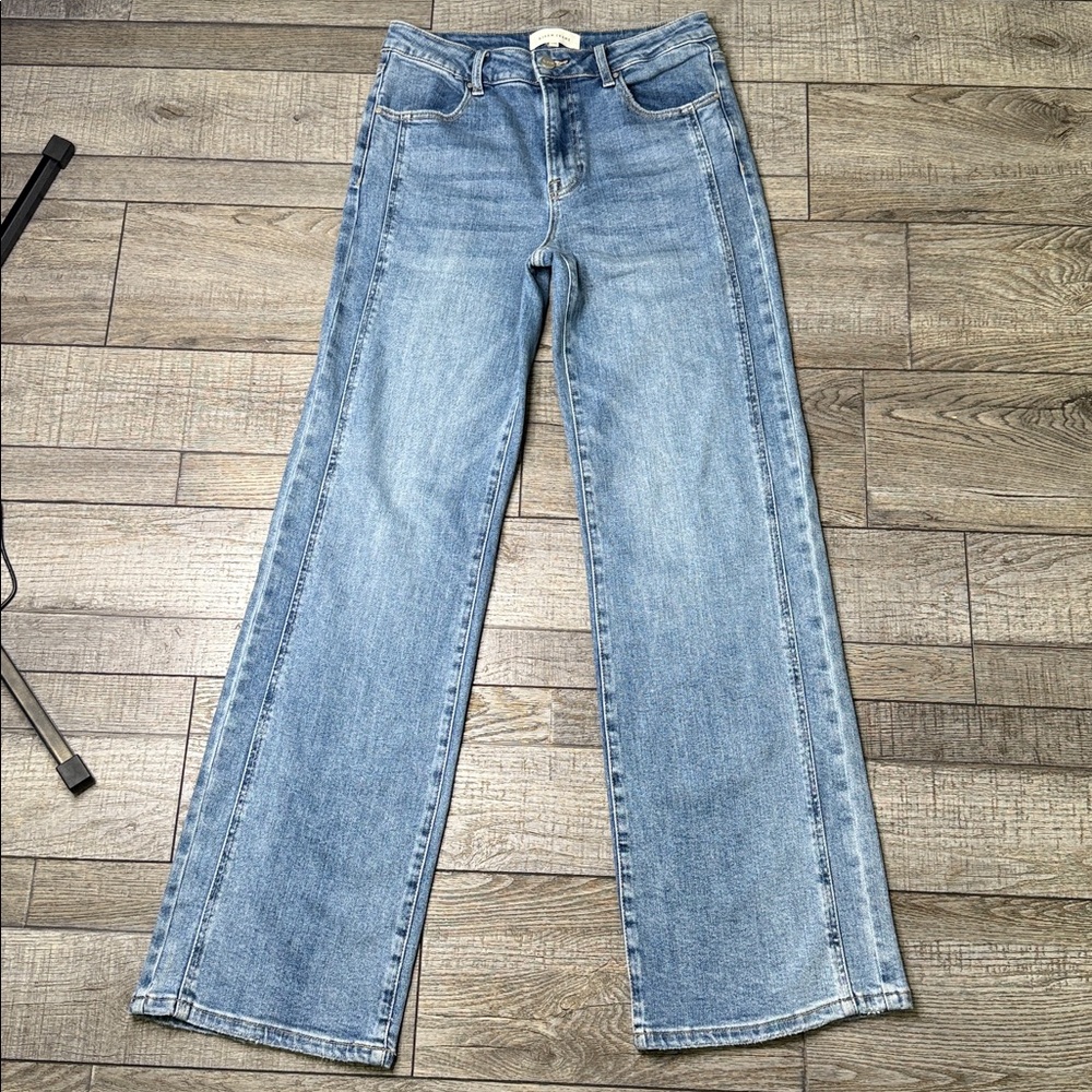 Risen Straight Leg Jeans